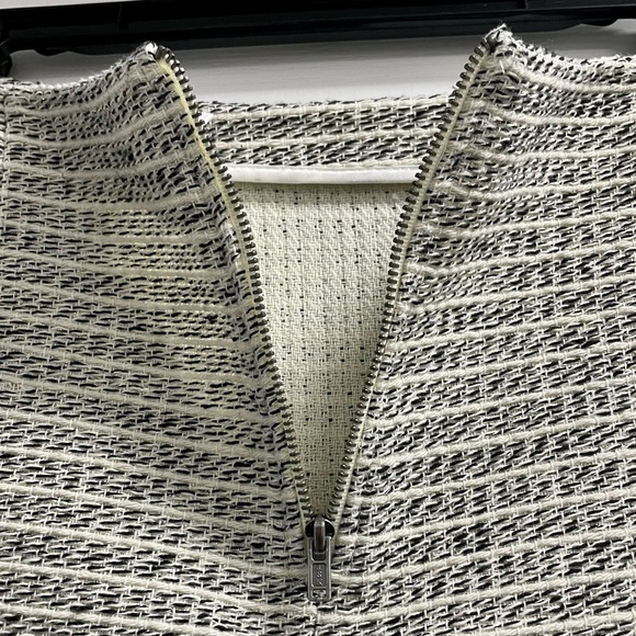 Mini Skirt | BCBGeneration - Picture 4 of 9